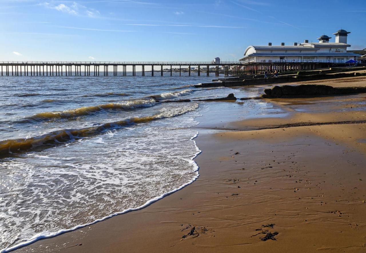 Luxury Lodge At Suffolk Sands Holiday Park Ref 45009Mv Felixstowe Exterior photo