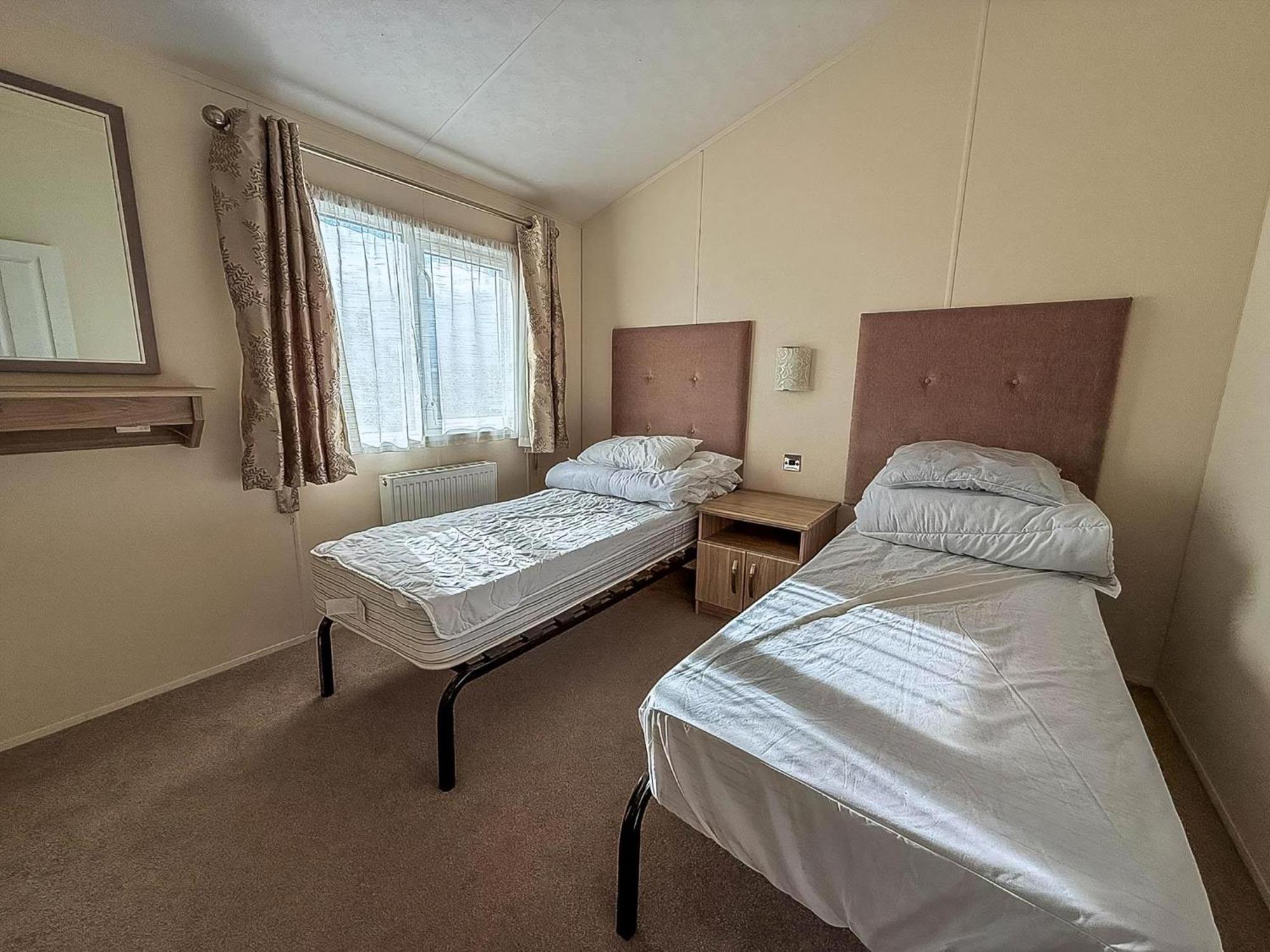 Luxury Lodge At Suffolk Sands Holiday Park Ref 45009Mv Felixstowe Exterior photo